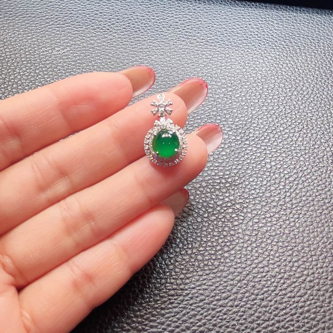 翡翠吊坠(不含链)18K金镶嵌