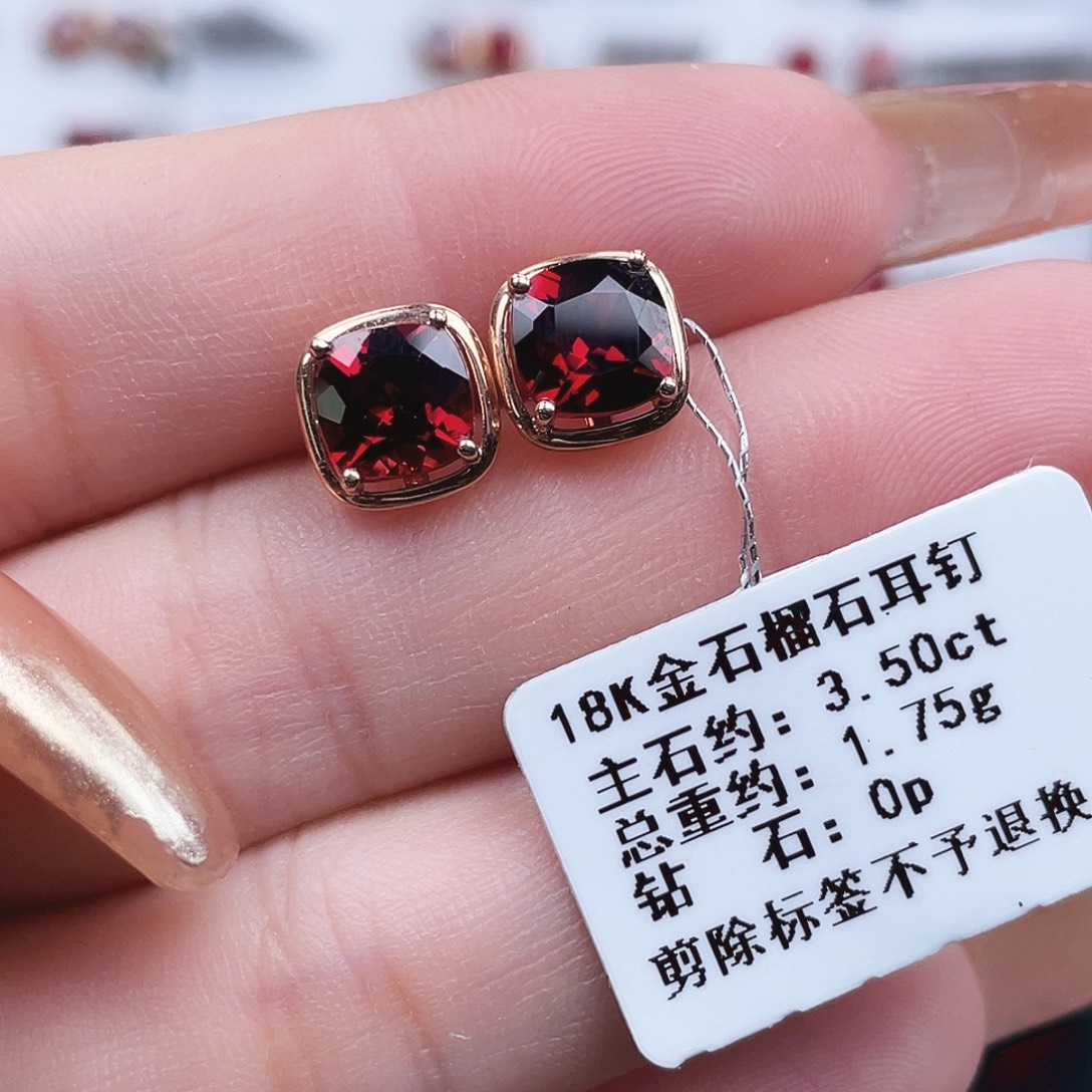 石榴石耳饰18K金镶嵌