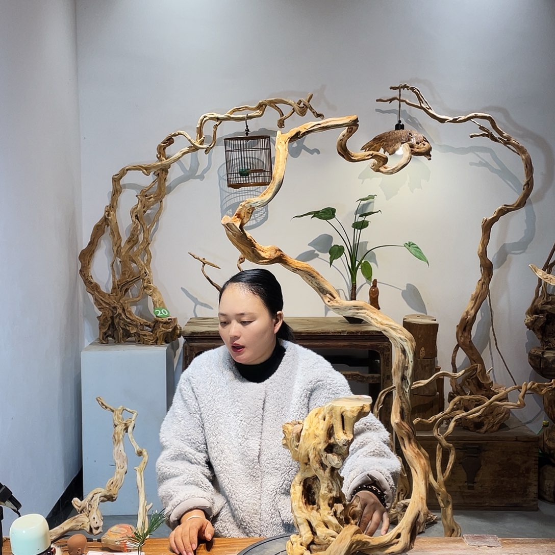 *****天然根雕陶制艺术品