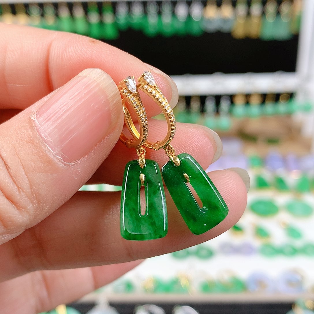 翡翠耳饰18K金镶嵌的