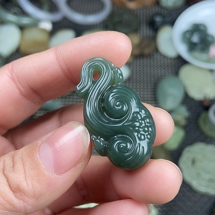 和田玉未镶嵌颈饰