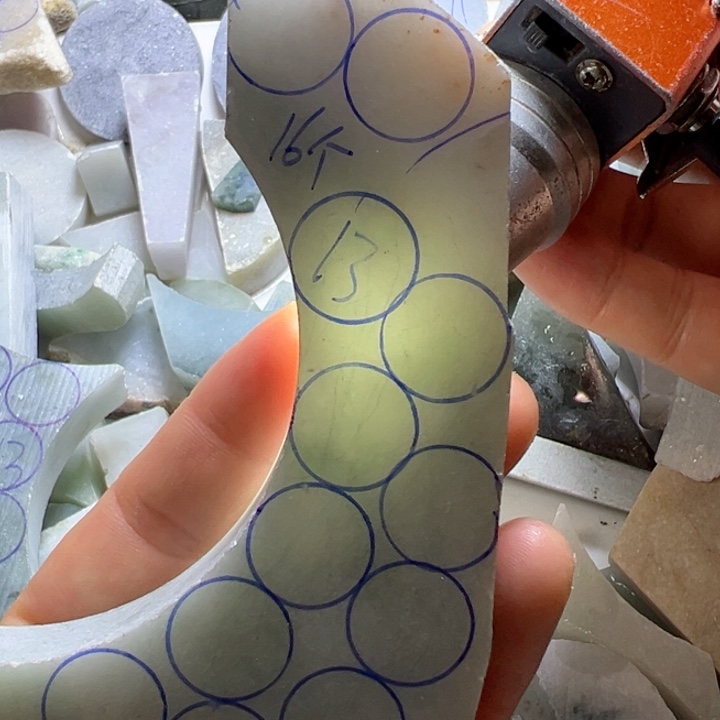 翡翠未镶嵌颈饰翡翠片料