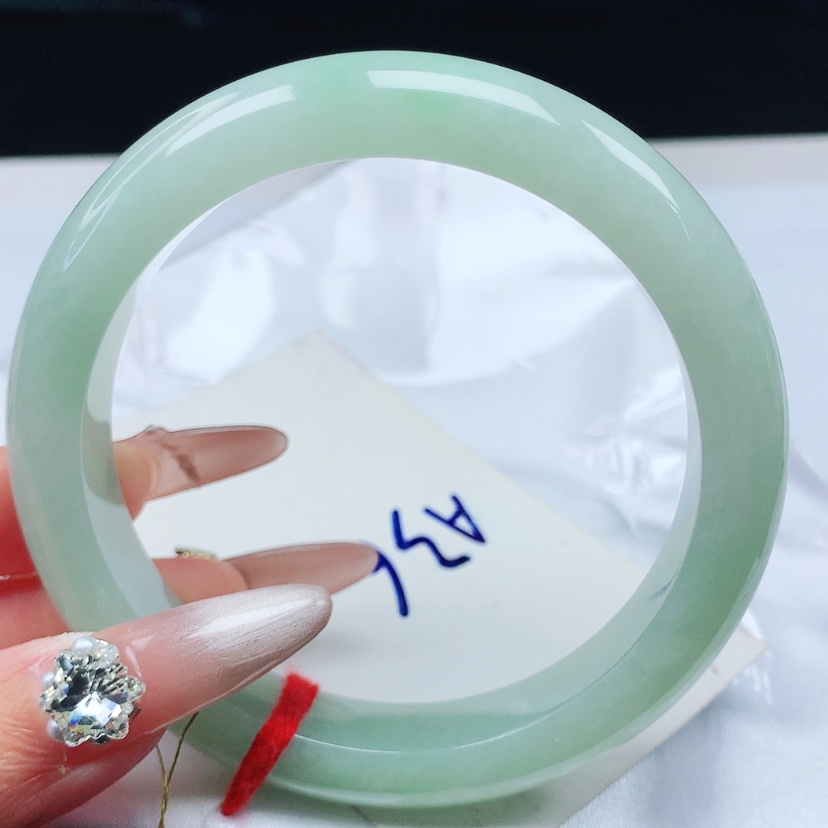 【闪购商品】翡翠手镯未镶嵌60.8圈