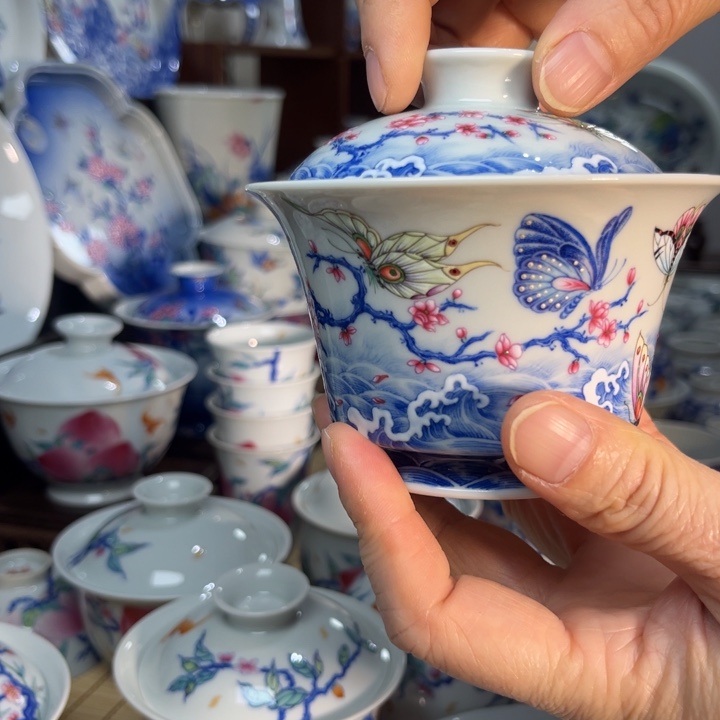 李***蕙青花斗粉彩蝶恋花海盖碗