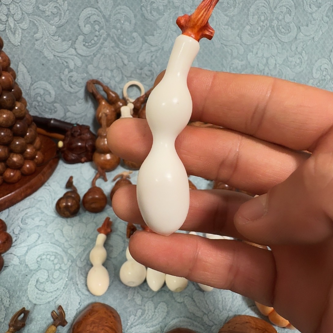 晋***运木手工雕刻蚂蚁肚葫芦手把件