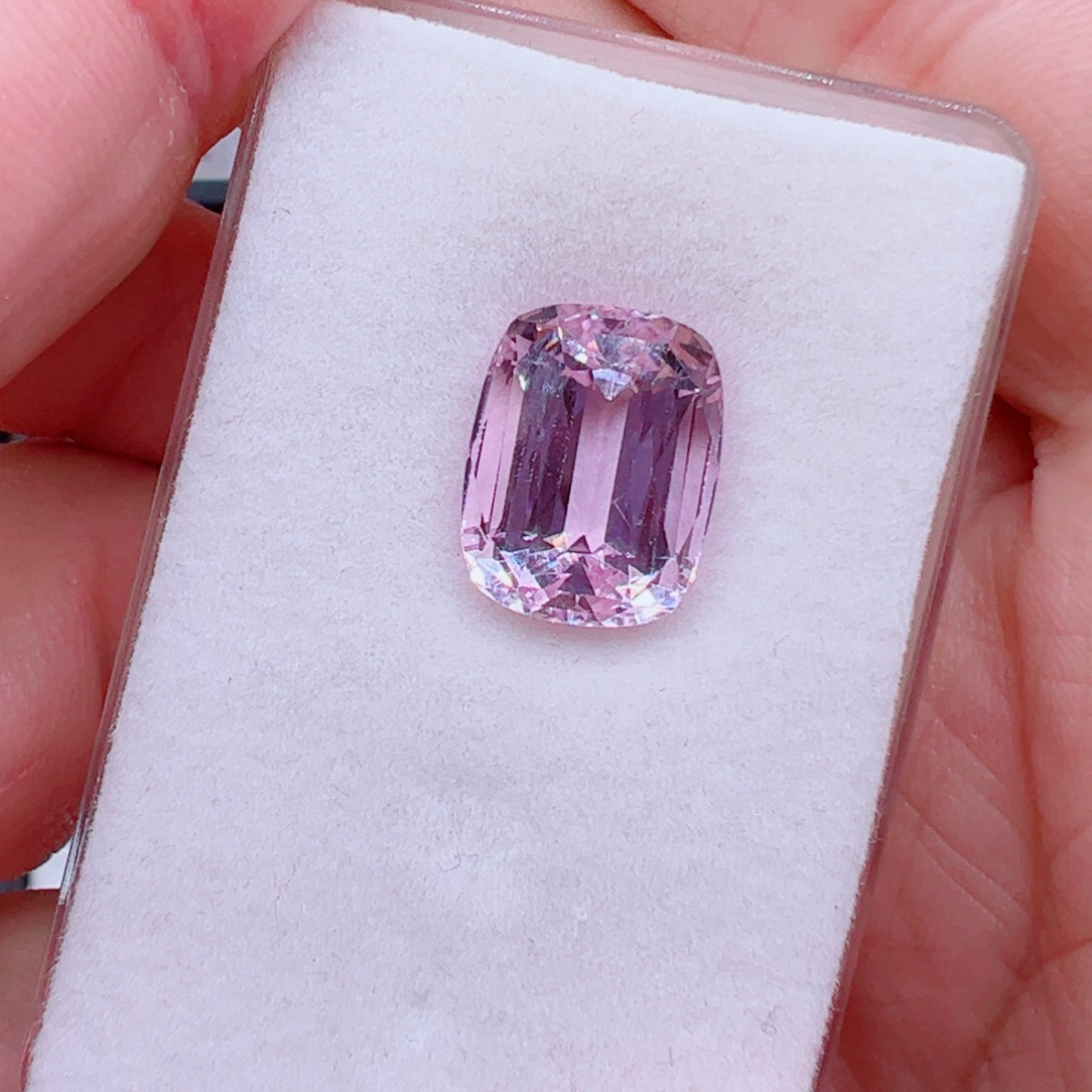 11.22克拉未镶嵌锂辉石