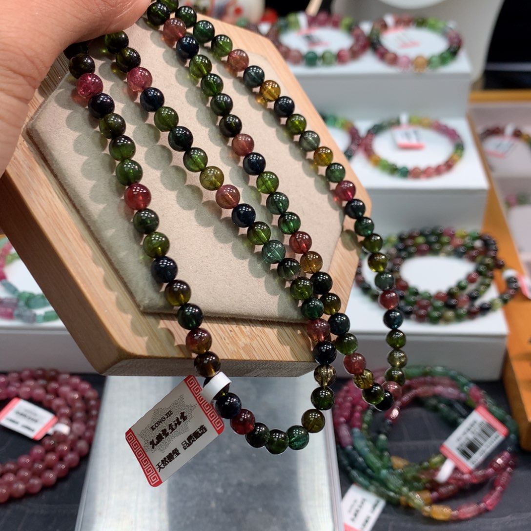 碧玺手链未镶嵌    5.8mm。