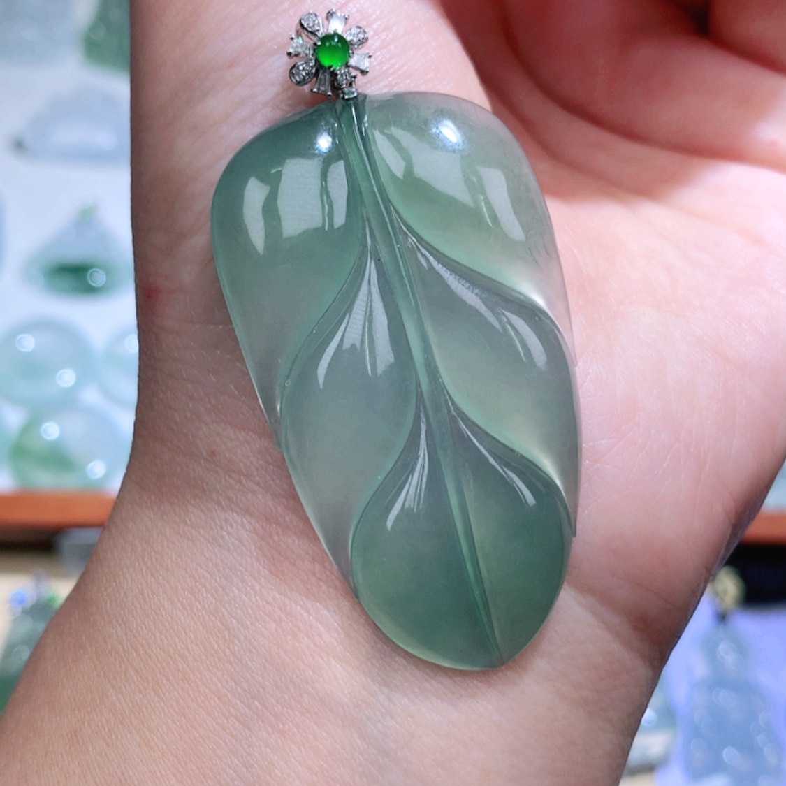 【闪购商品】翡翠颈饰18K金镶嵌叶子