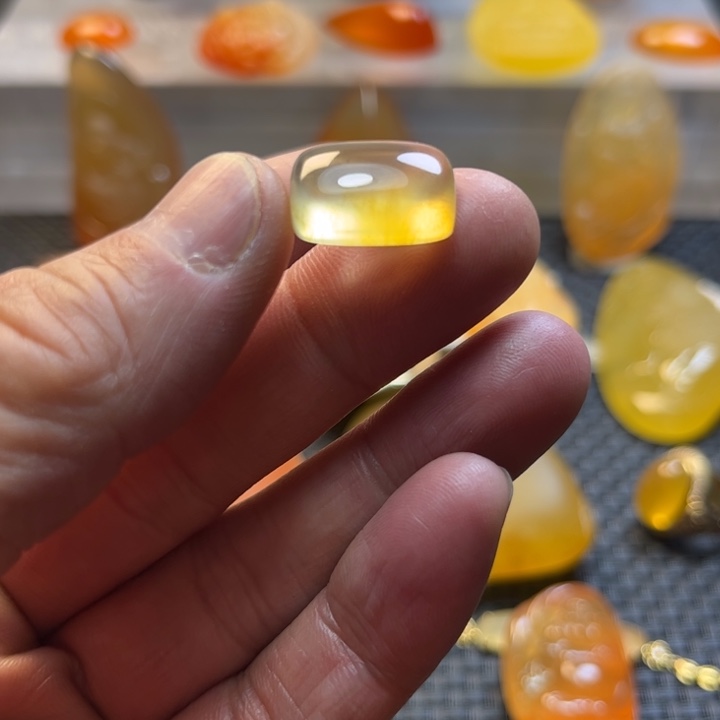 石英质玉未镶嵌旦面