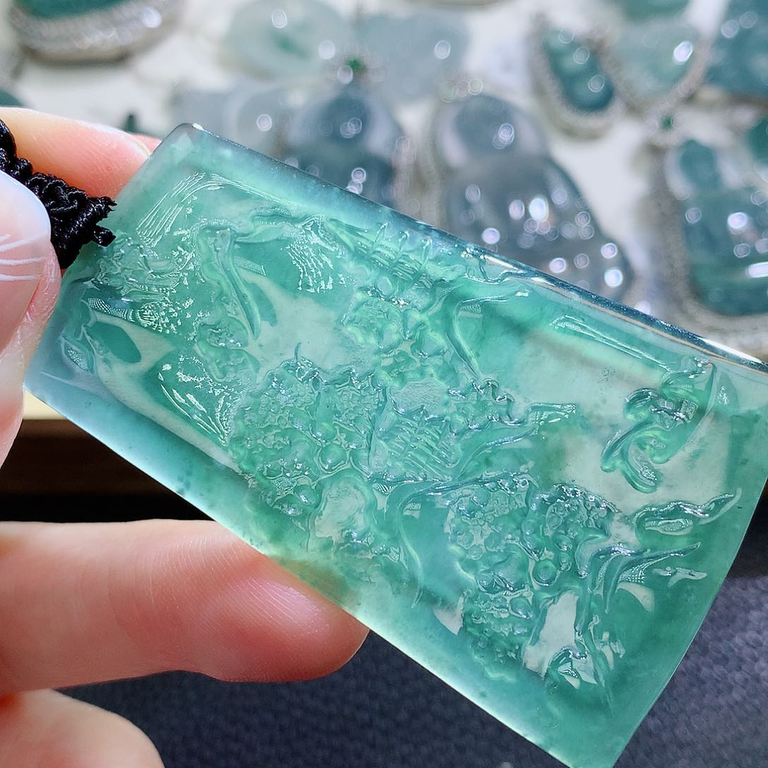 翡翠颈饰未镶嵌翡翠