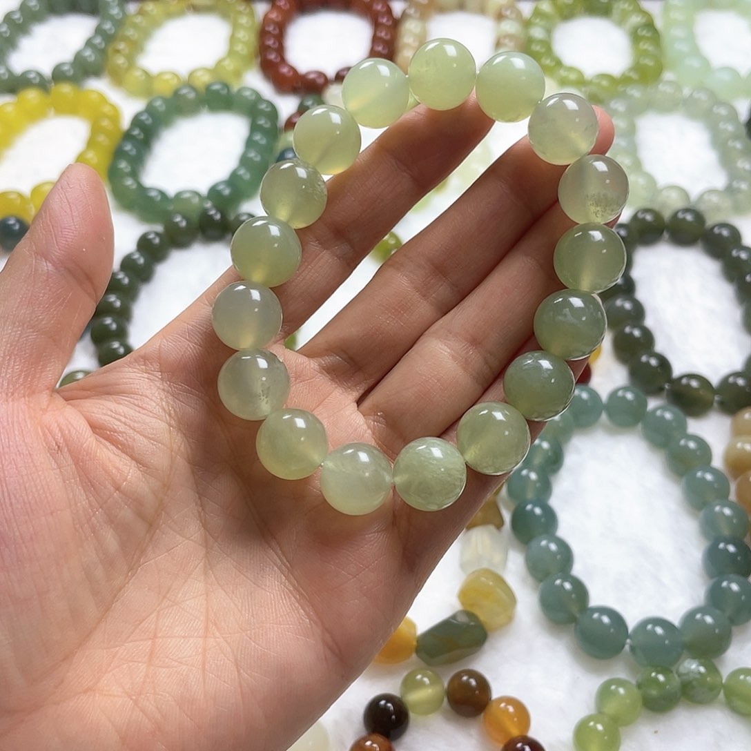 蛇纹石玉手串未镶嵌