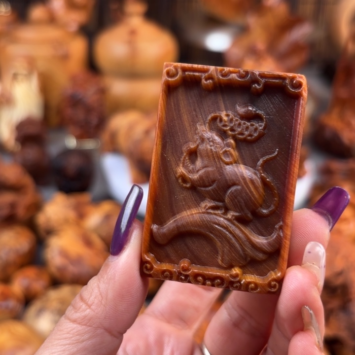 小***羊太行崖柏手把件的设计和制作