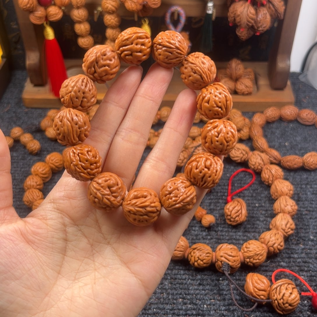 A***一吊坠桃核桃枭手串L4