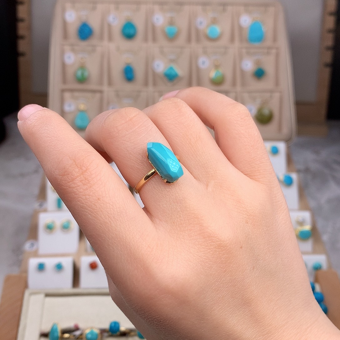 绿松石颈饰18K金镶嵌