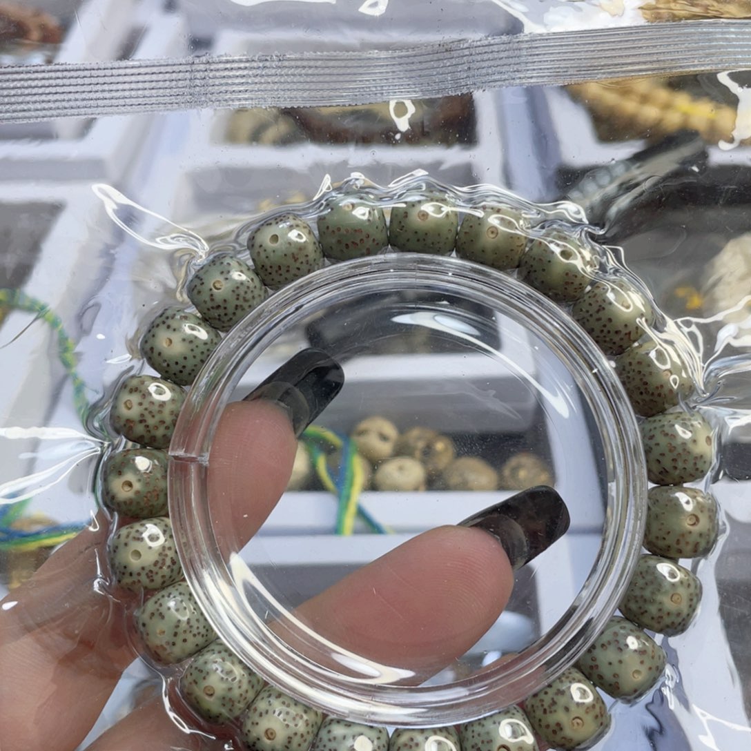 手串星月菩提石玉料绿幽灵手串尺寸9.5