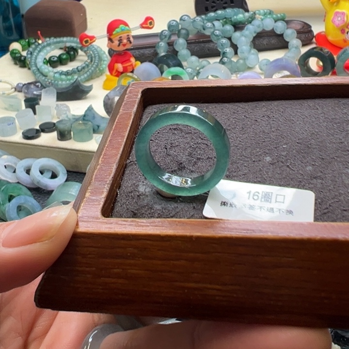 翡翠未镶嵌戒指翡翠