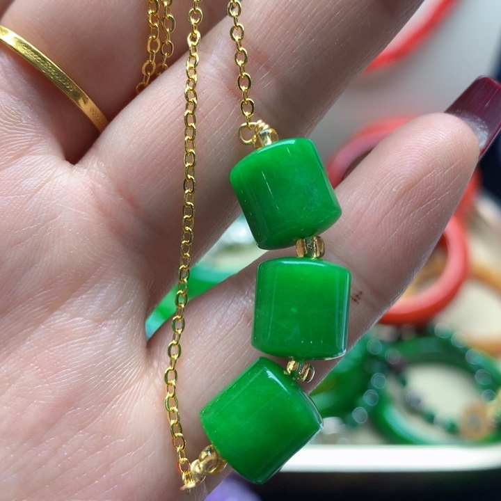 翡翠颈饰未镶嵌吊坠