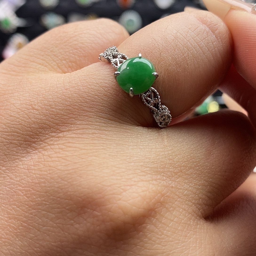 翡翠未镶嵌戒指翡翠