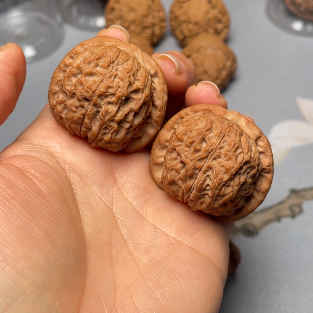 【闪购商品】文玩核桃吊坠血麒麟-………