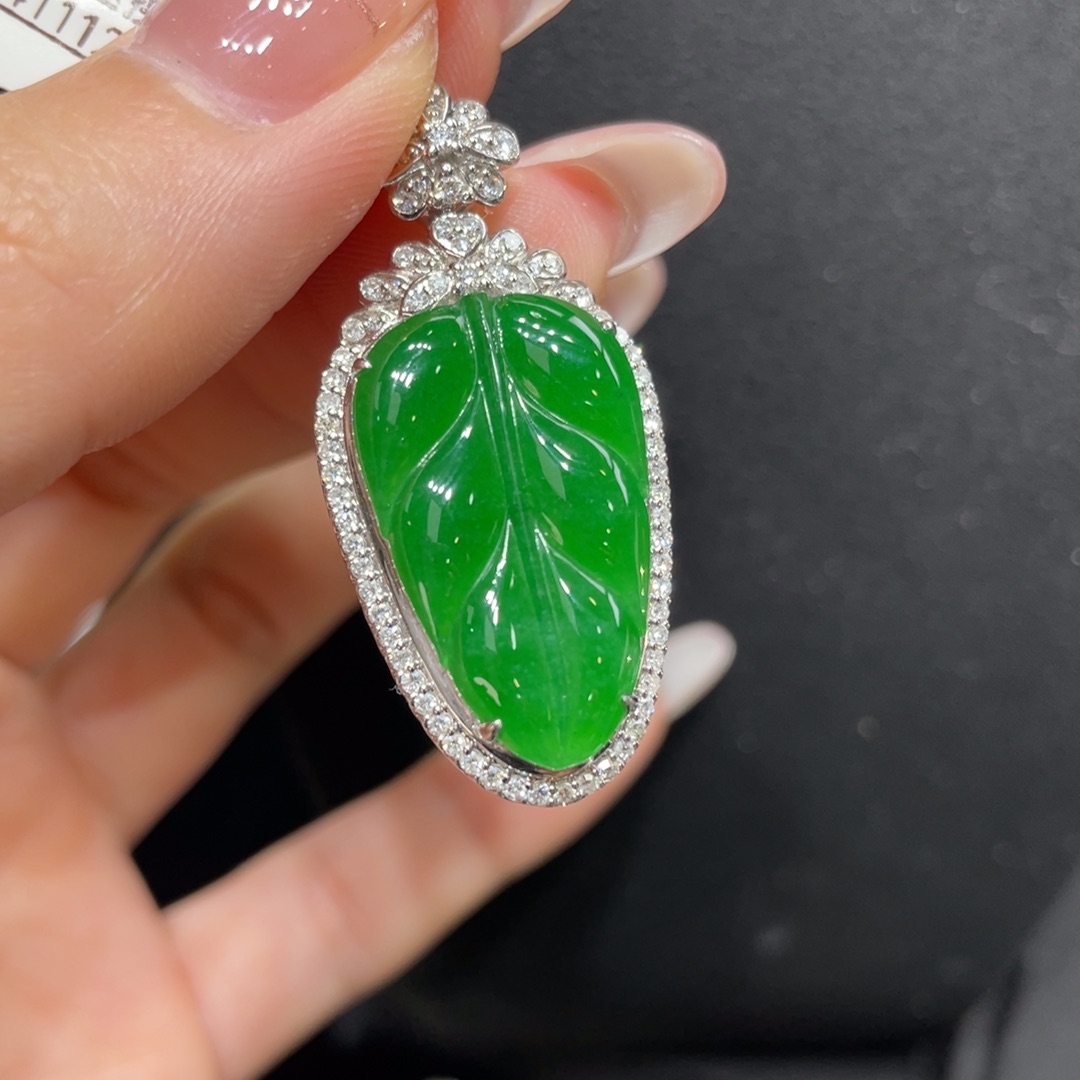 翡翠颈饰18K金镶嵌天然缅甸翡翠a货