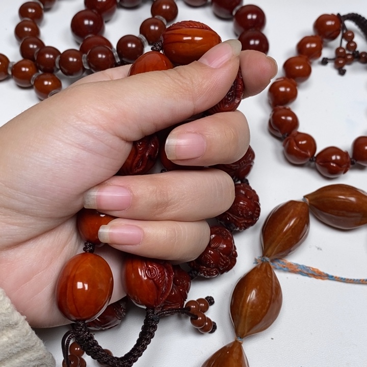 东***盟橄榄核雕刻工艺的发展