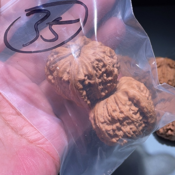文玩核桃吊坠35呃呃呃