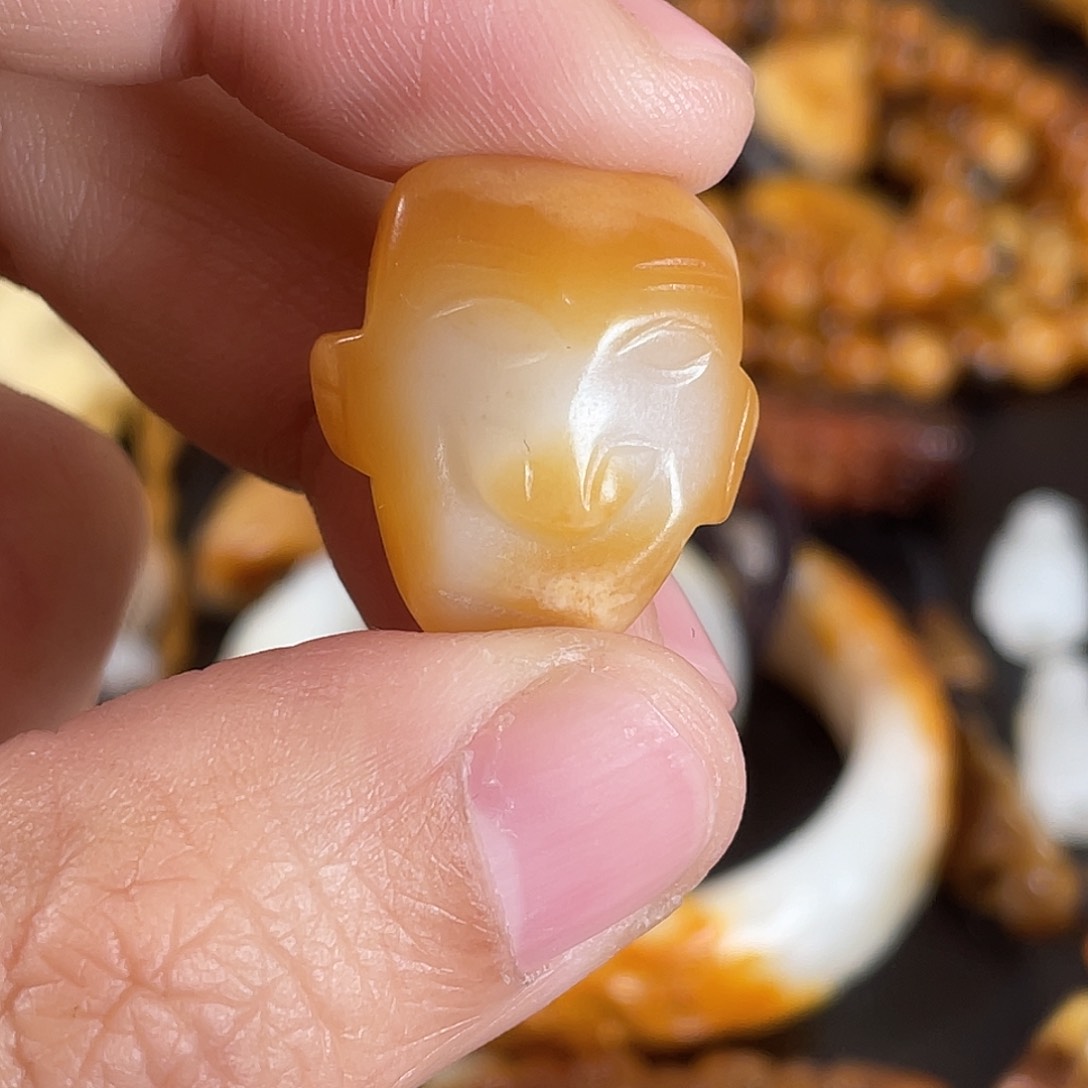 和田玉颈饰未镶嵌步*凡