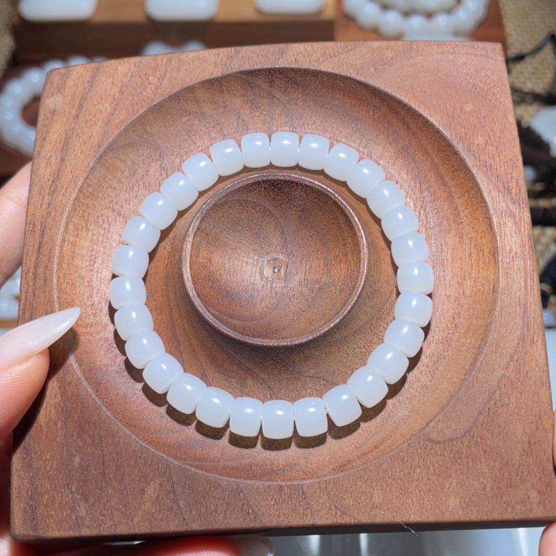 未镶嵌手链和田玉卡7