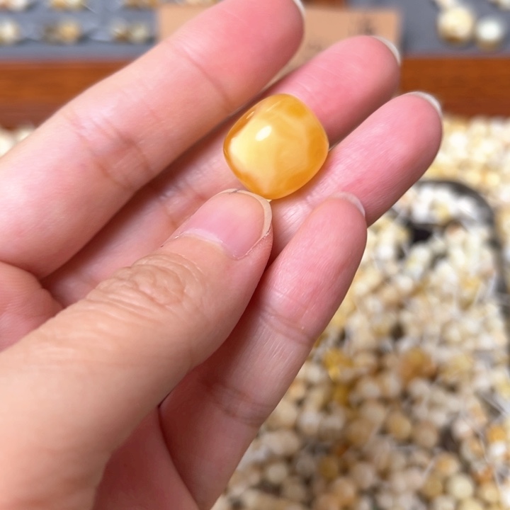 蜜蜡未镶嵌裸石16mm一个