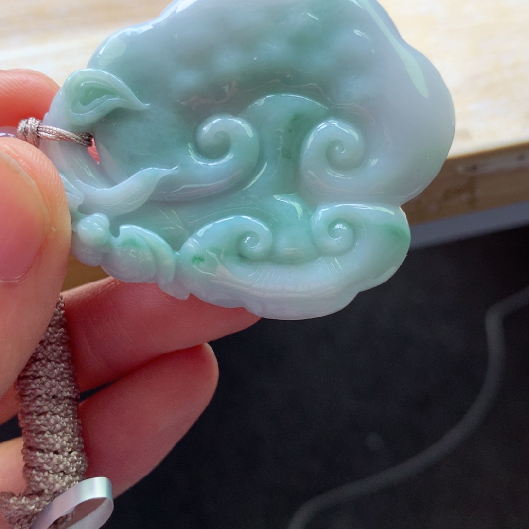 翡翠颈饰未镶嵌吊坠