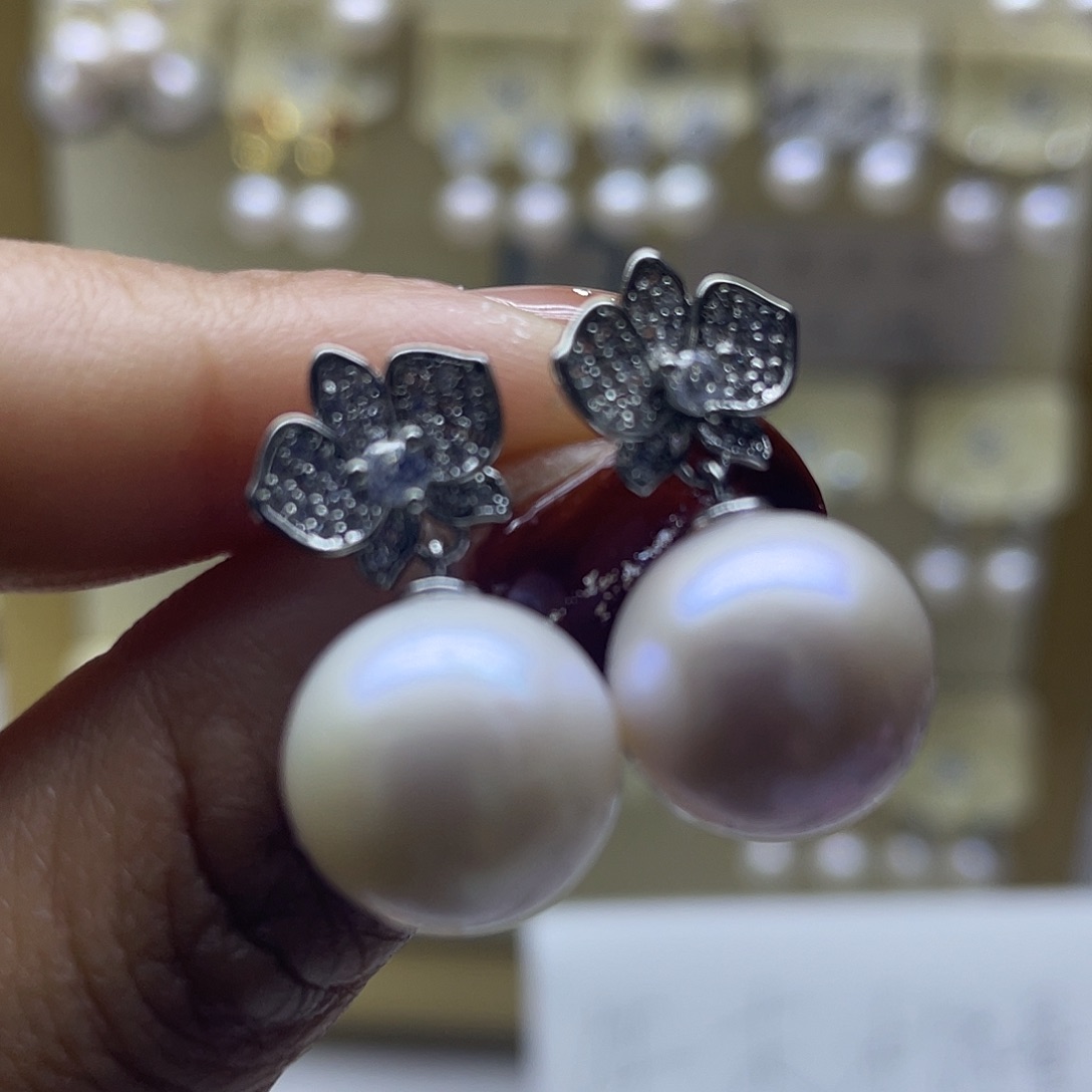 淡水珍珠银S925镶嵌耳饰