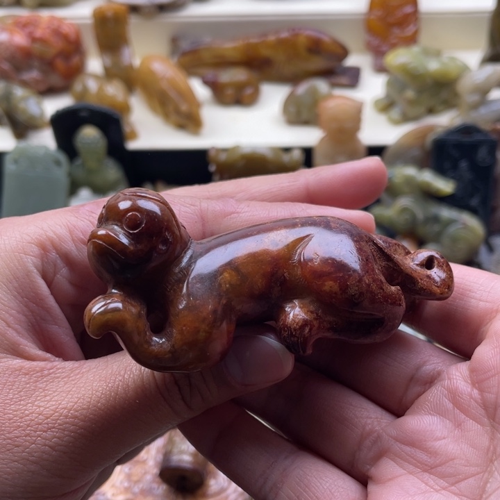 蛇纹石玉颈饰未镶嵌