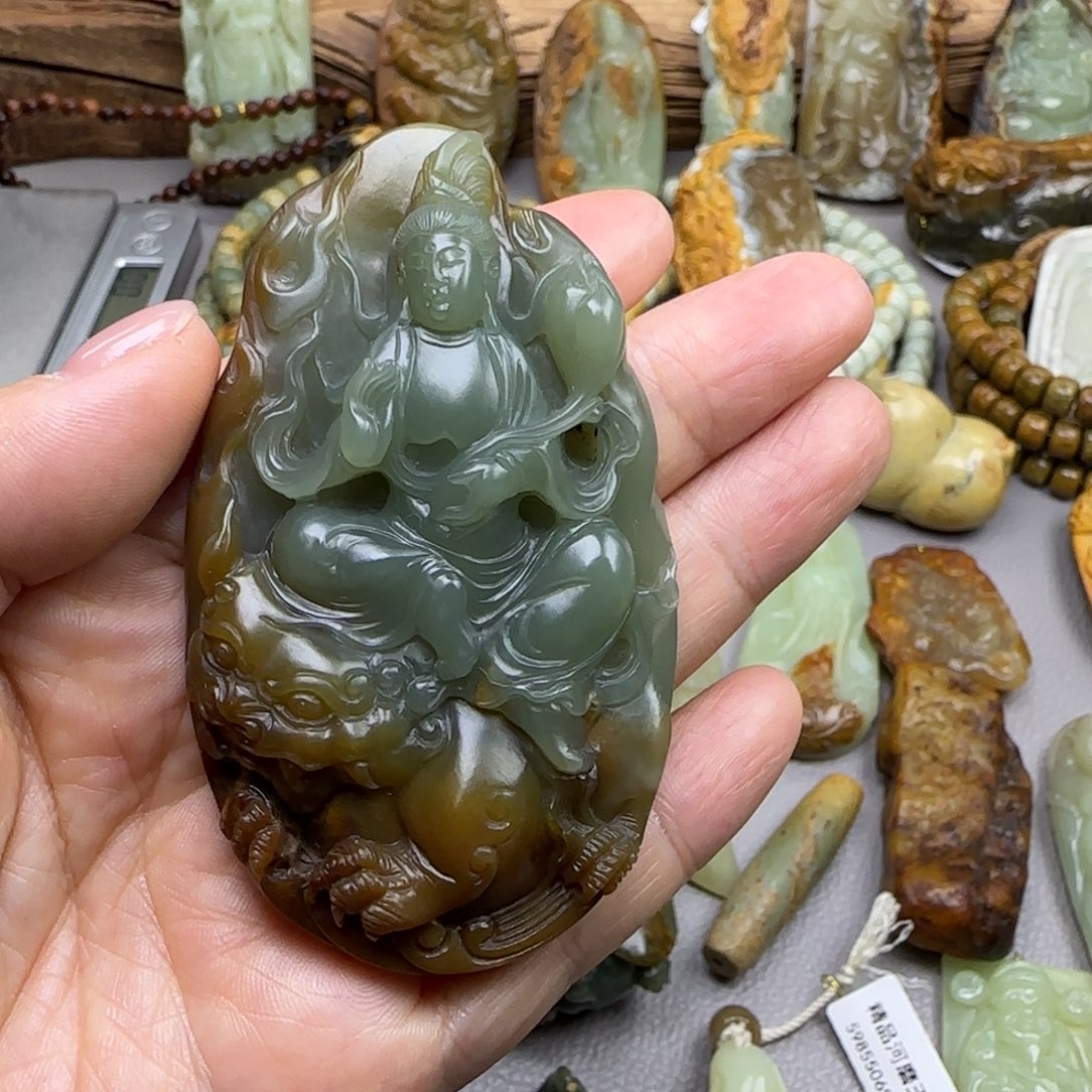 李***鹏岫岩河磨玉（透闪石质玉）未镶嵌珠宝奇石