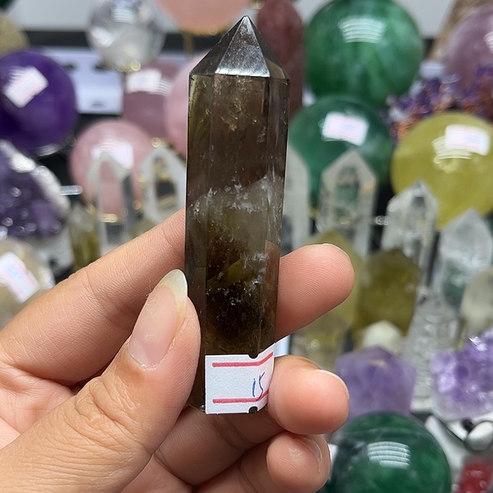 未镶嵌珠宝半成品水晶46克茶水晶柱