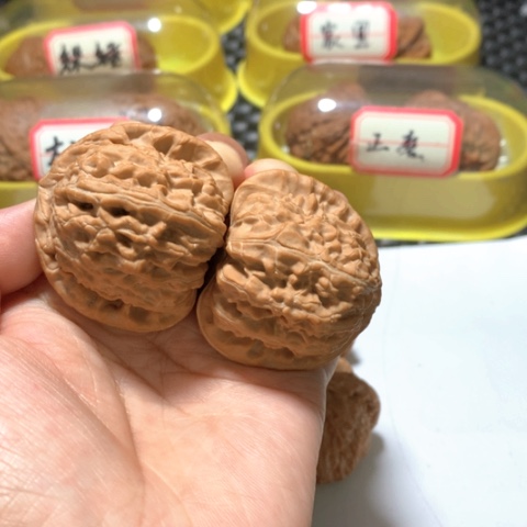 文玩核桃吊坠42全品三角白