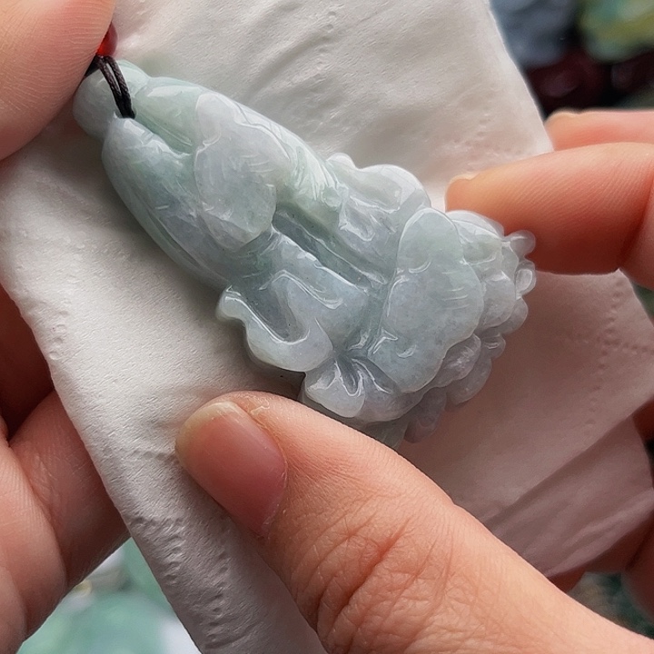 翡翠未镶嵌颈饰挂件