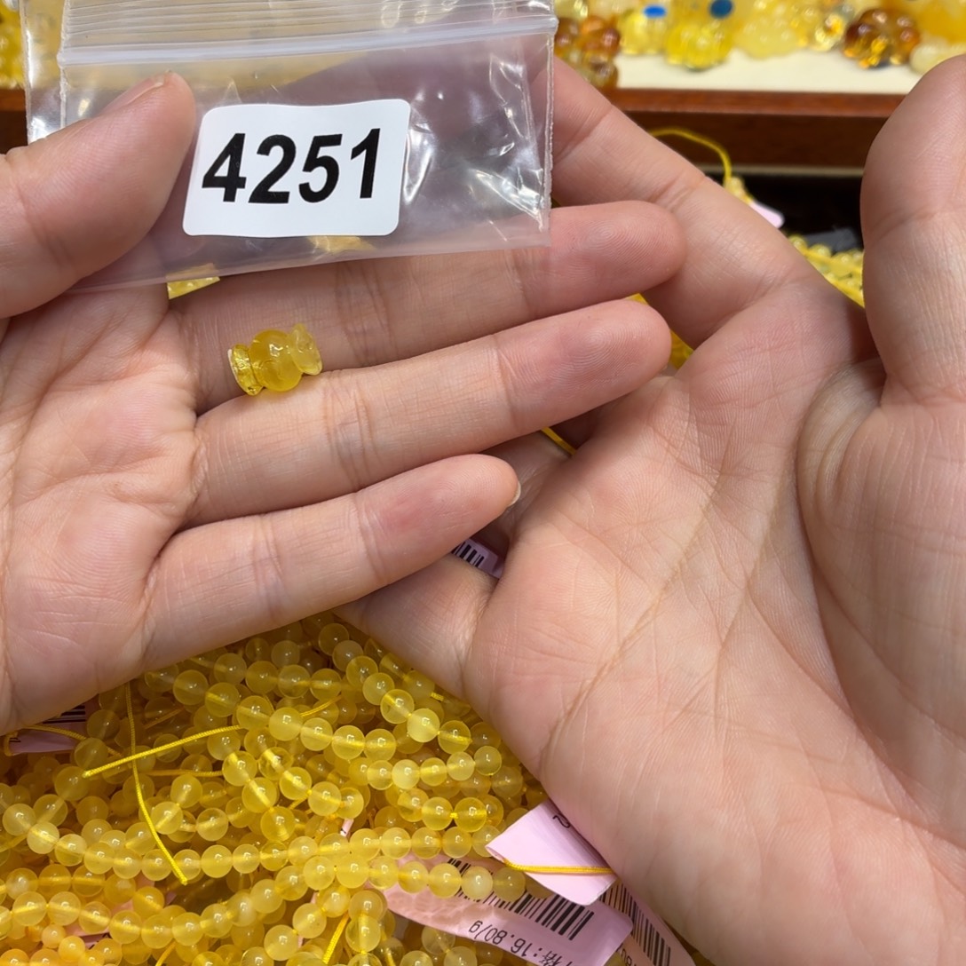 琥珀未镶嵌珠宝奇石