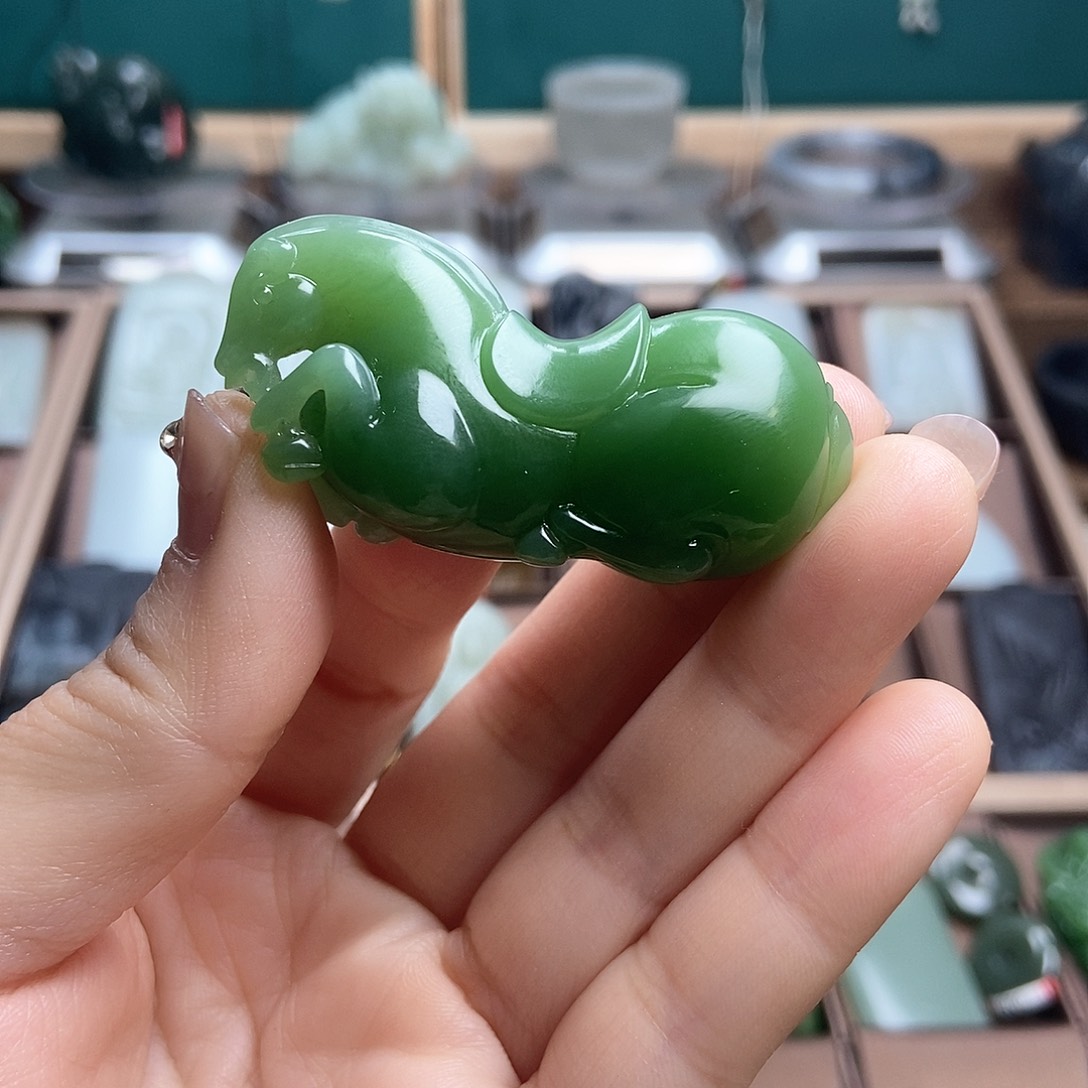 和田玉（糖玉）颈饰未镶嵌