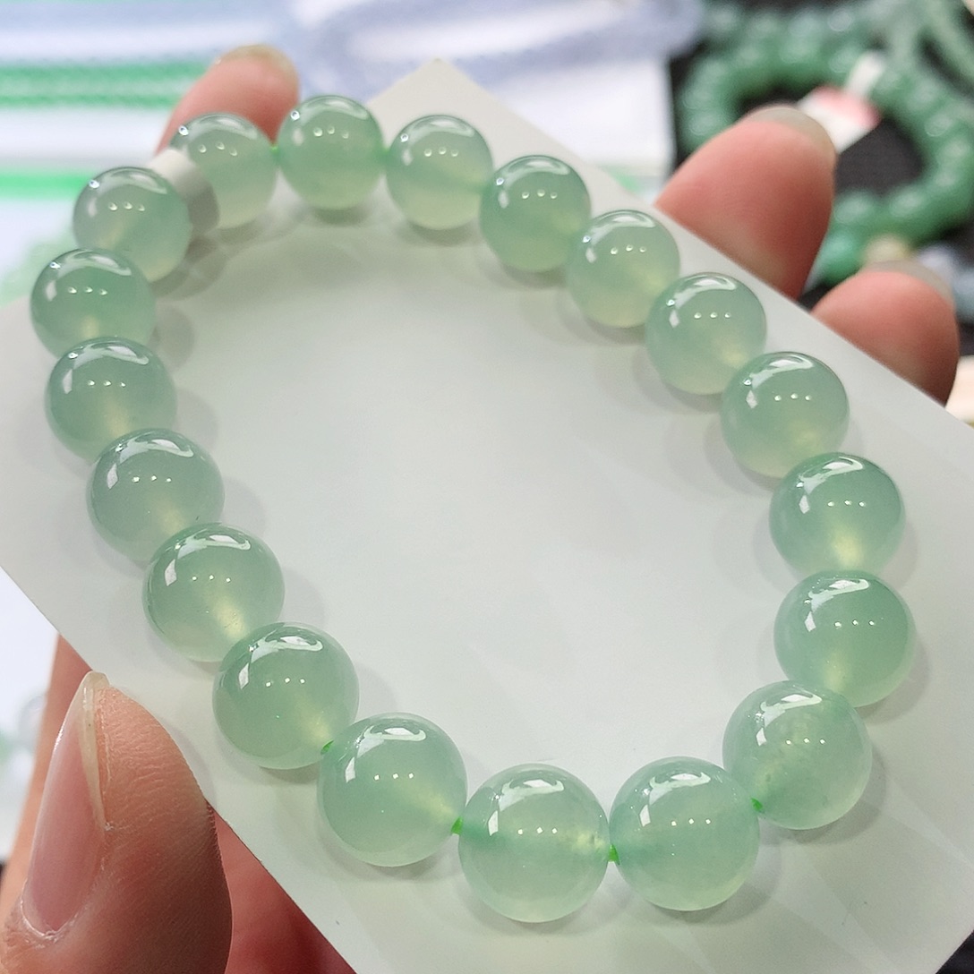 翡翠手链未镶嵌翡翠