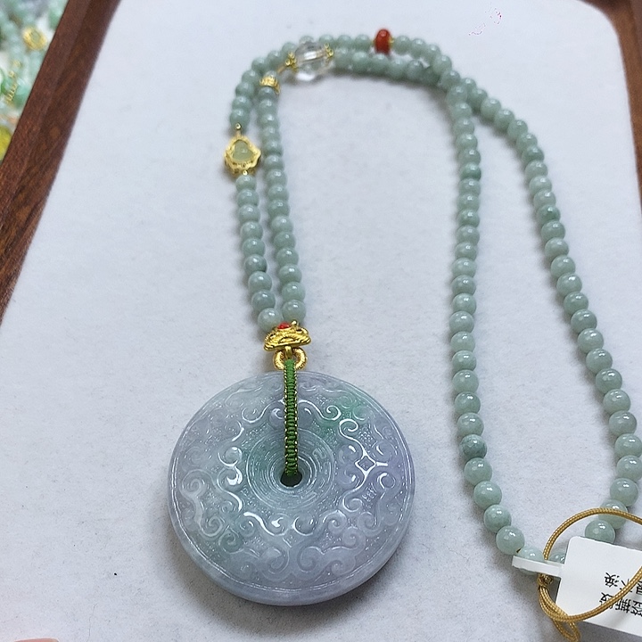 翡翠颈饰未镶嵌吊坠