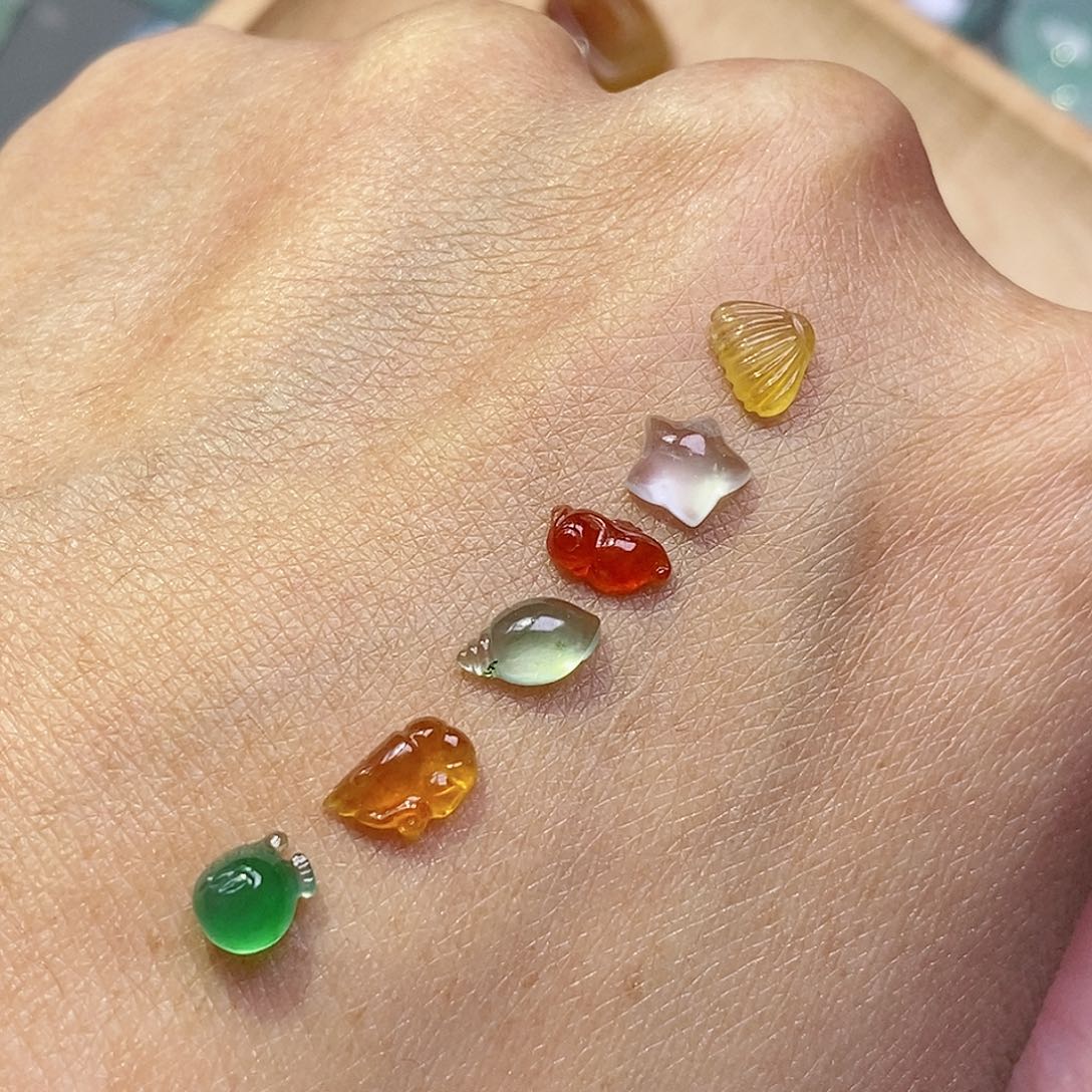 翡翠颈饰未镶嵌翡翠