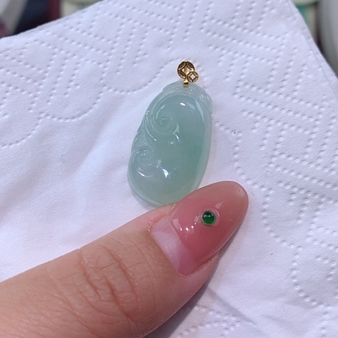 颈饰18K金镶嵌翡翠如意