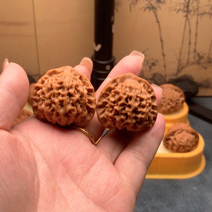 文玩核桃吊坠玄月