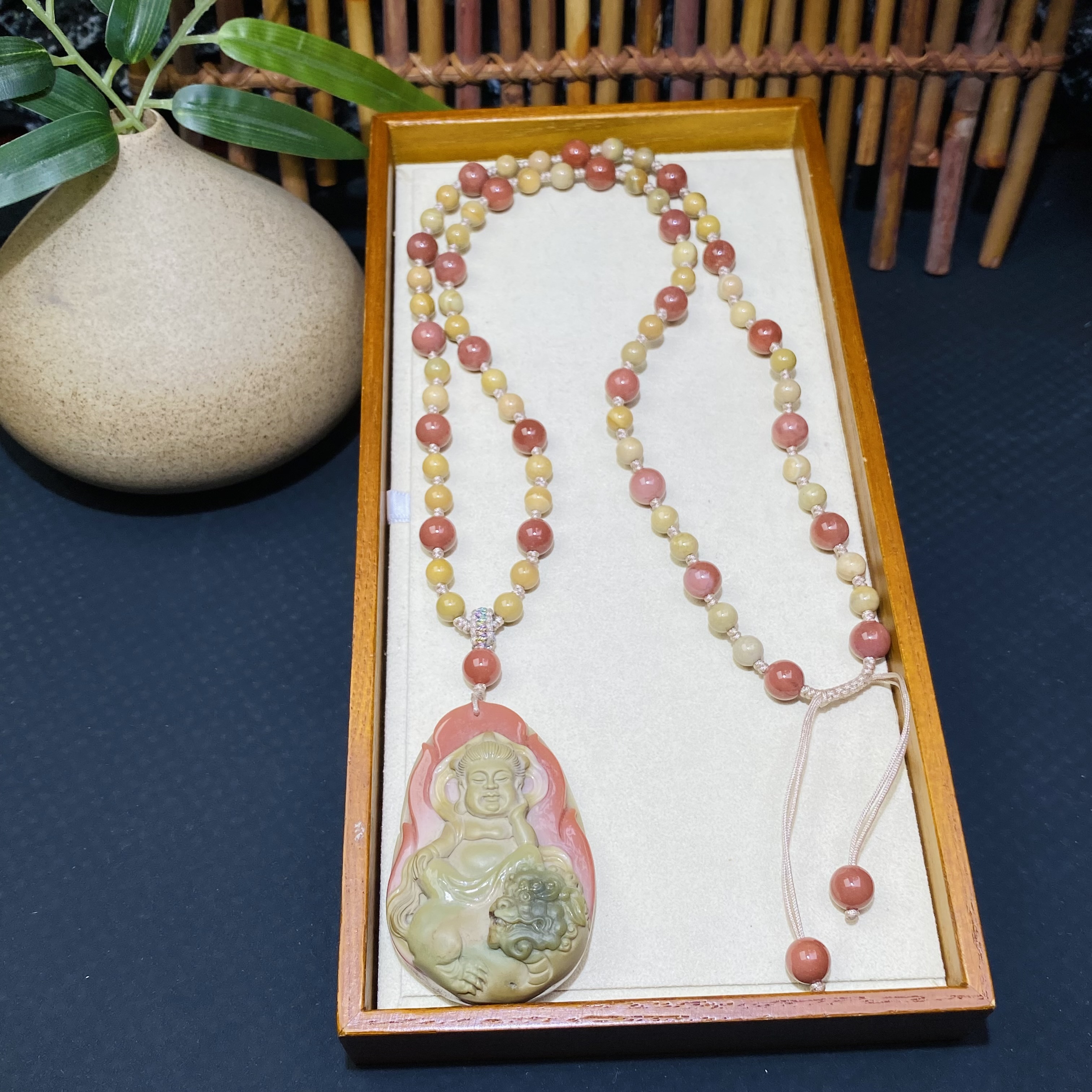 天然阿拉善玉文殊菩萨吊坠挂件毛衣链守护神俏色手工雕刻百搭质感