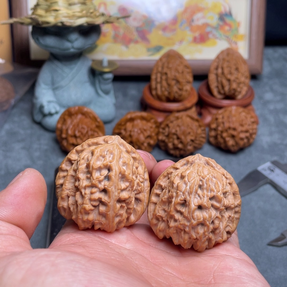 文玩核桃吊坠38全品延庆三角白