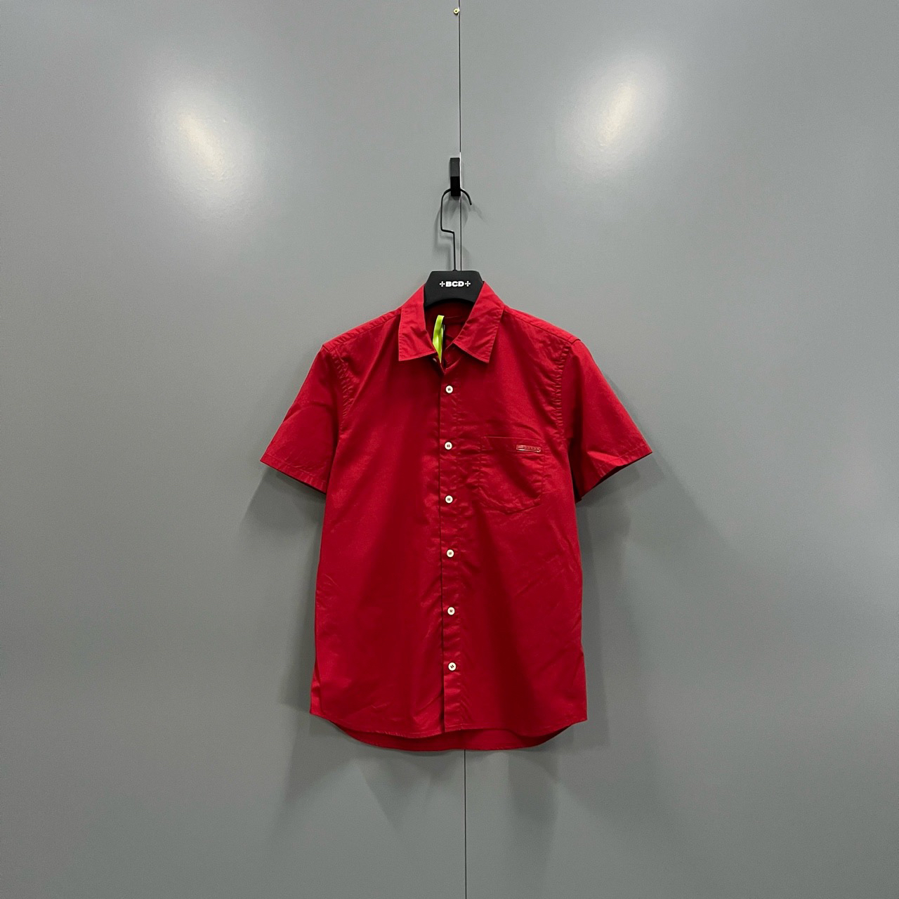 95新 Prada/普拉达 （bb）123 红色口袋logo短袖衬衫 40码/无领标