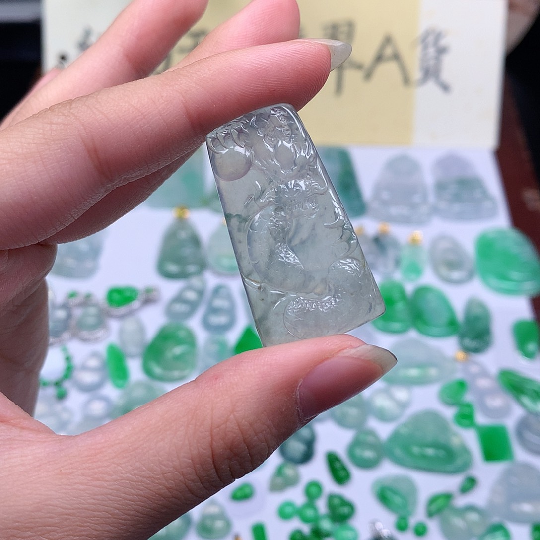 翡翠裸石缅甸天然A货翡翠冰种龙牌