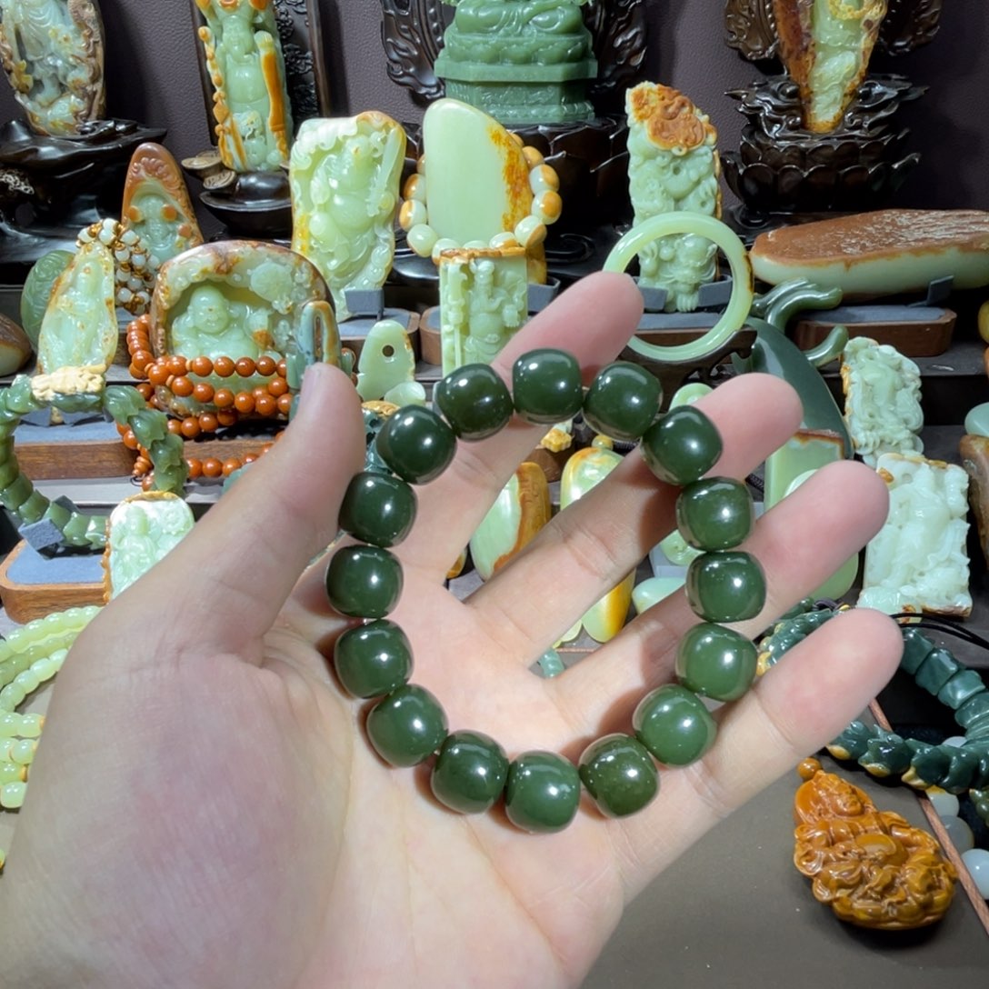 透闪石质玉手串13✖️14 绿未镶嵌