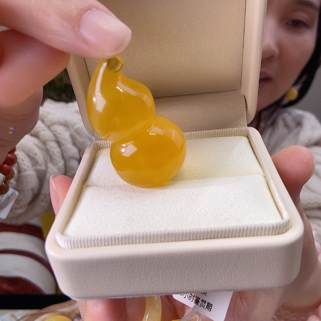 蜜蜡颈饰未镶嵌葫芦