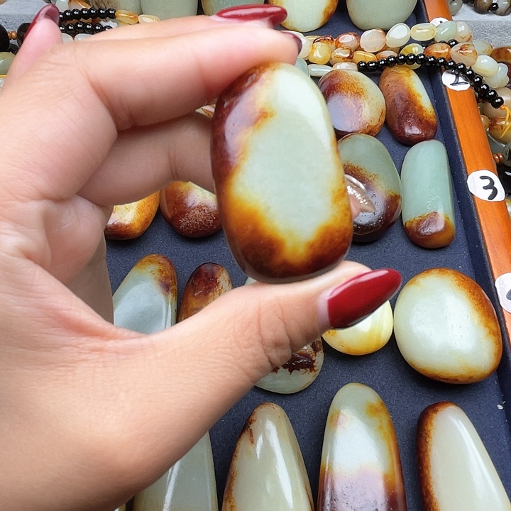 和田玉颈饰未镶嵌